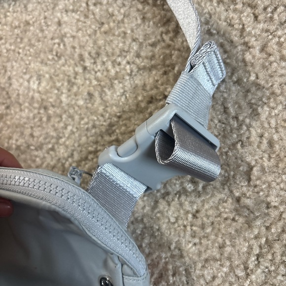 Lululemon Athletica Light Gray Crossbody Bag - Picture 2 of 7